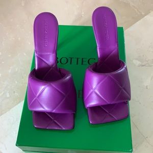 Bottega Veneta quilted leather slides in Gumdrop